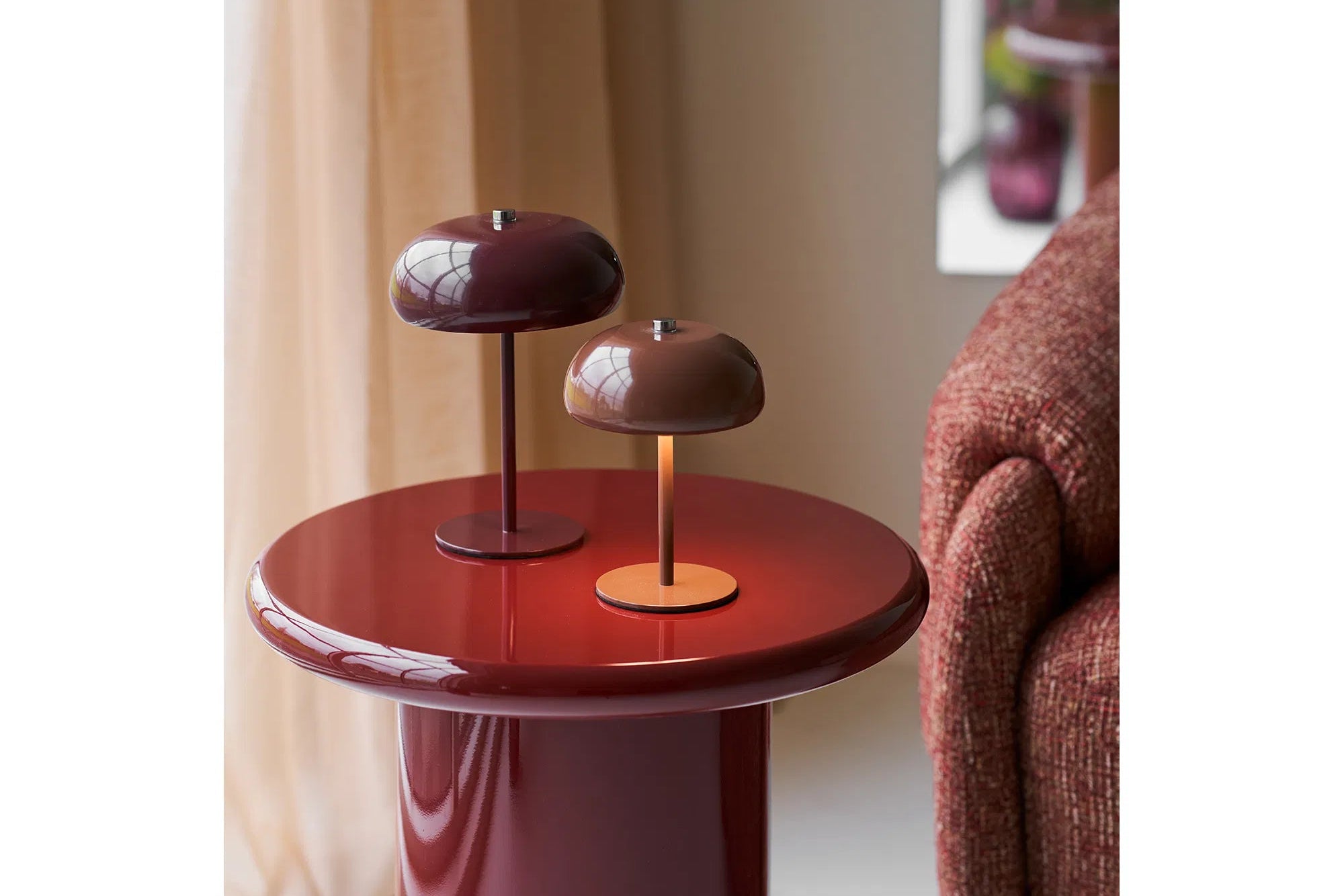 Stolná lampa Solmera – elegantný dizajn v hnedej