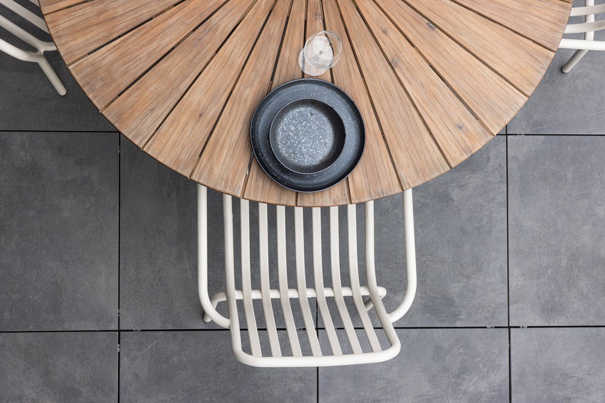 Záhradný jedálenský stôl Rose - Ø 140 cm z hnedého akáciového dreva