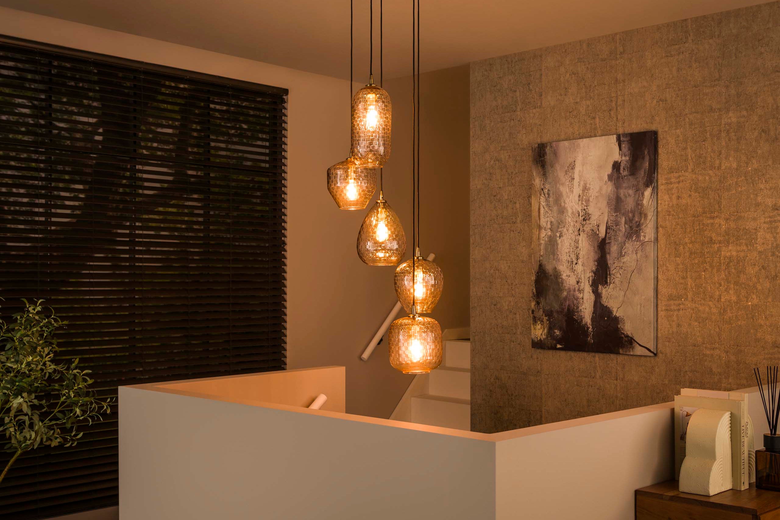 Závesné svietidlo „Arcana“ – stupňovité z diamantového skla s výškou 180 cm