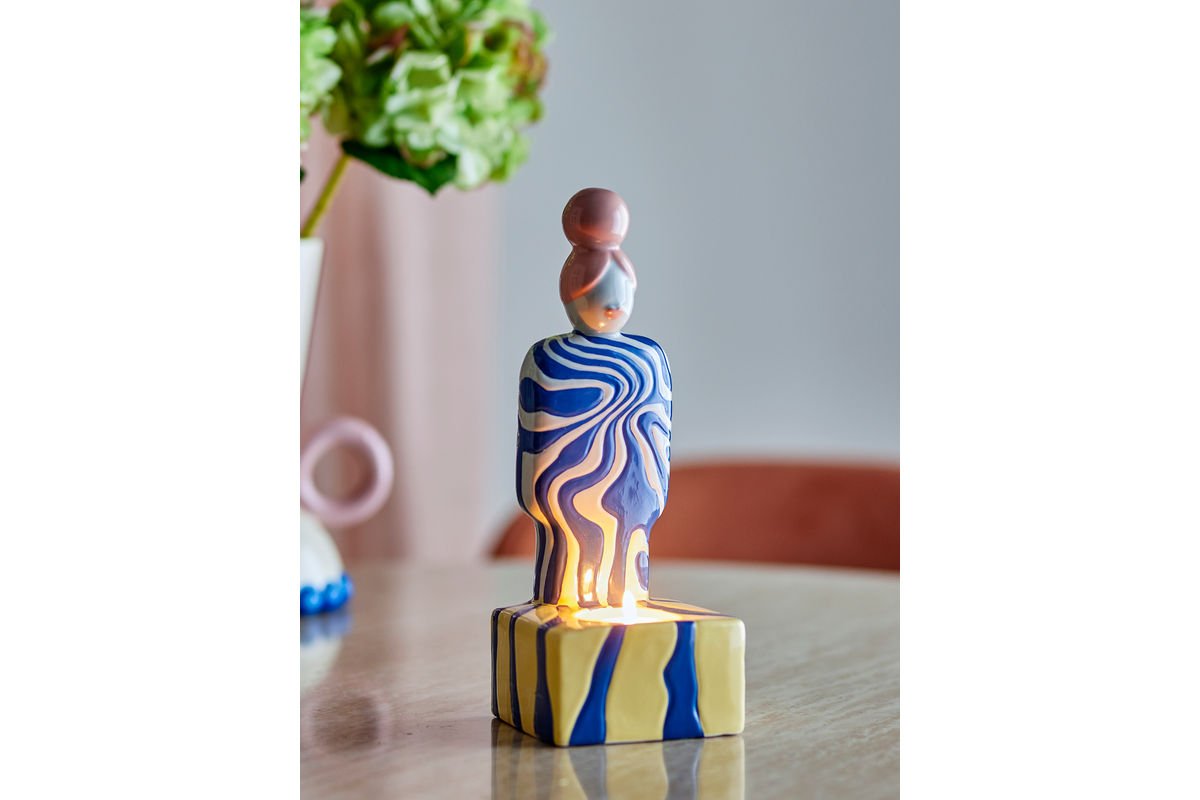 Teelichthalter Suri – Handbemalte Figur mit Wirbelmuster