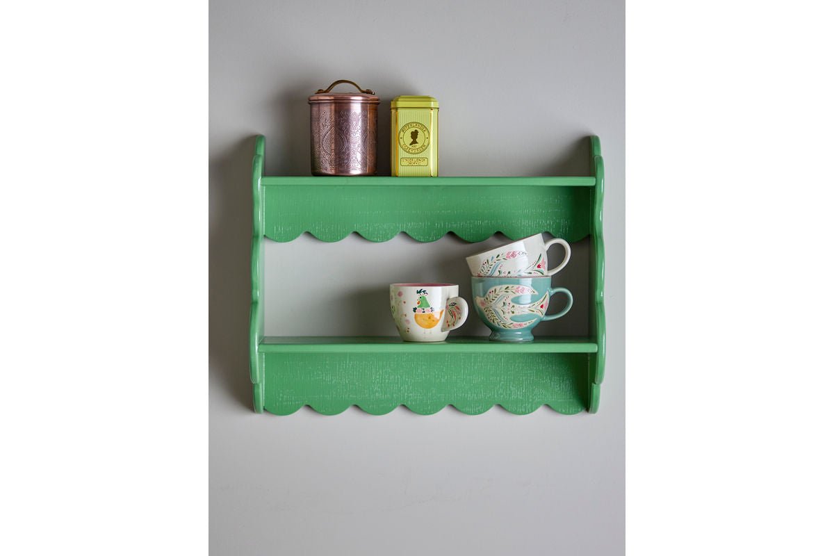 Regál Afin – lakovaný drevený regál v tlmenej zelenej farbe