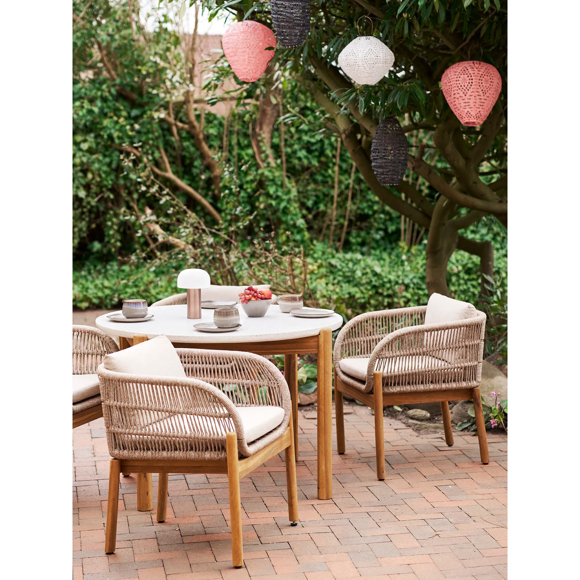 Garten Esstisch Lisa  – Akazie & Terrazzo in Natur/Weiß, ø120 cm