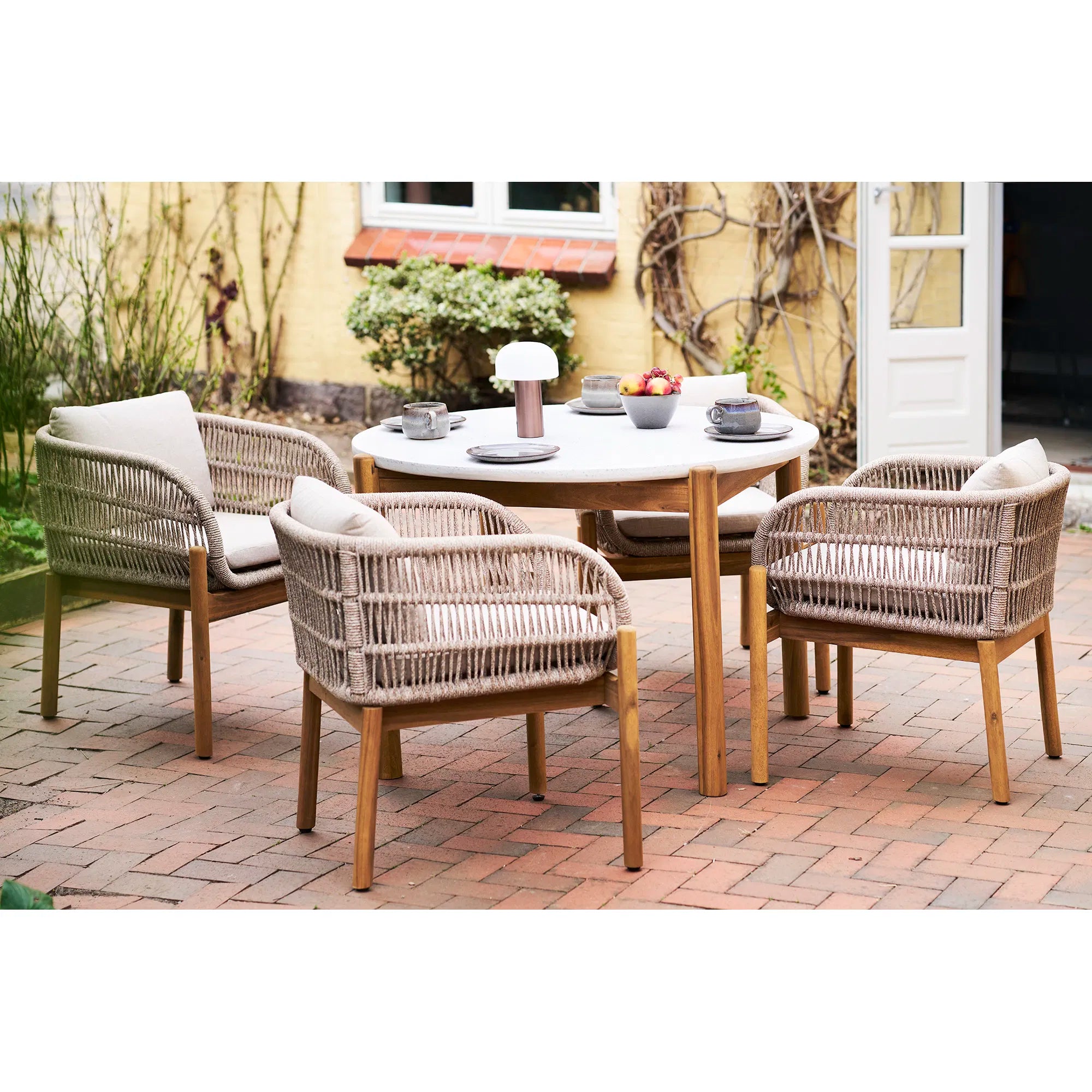Garten Esstisch Lisa  – Akazie & Terrazzo in Natur/Weiß, ø120 cm