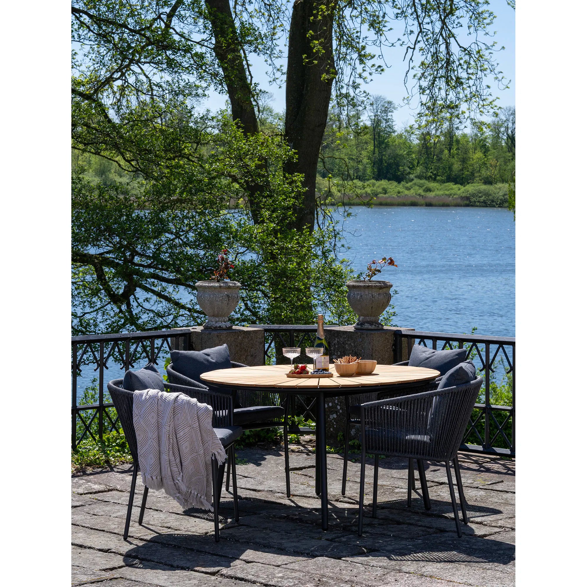 Garten Esstisch Modena – Teak & Metall, ø130 cm