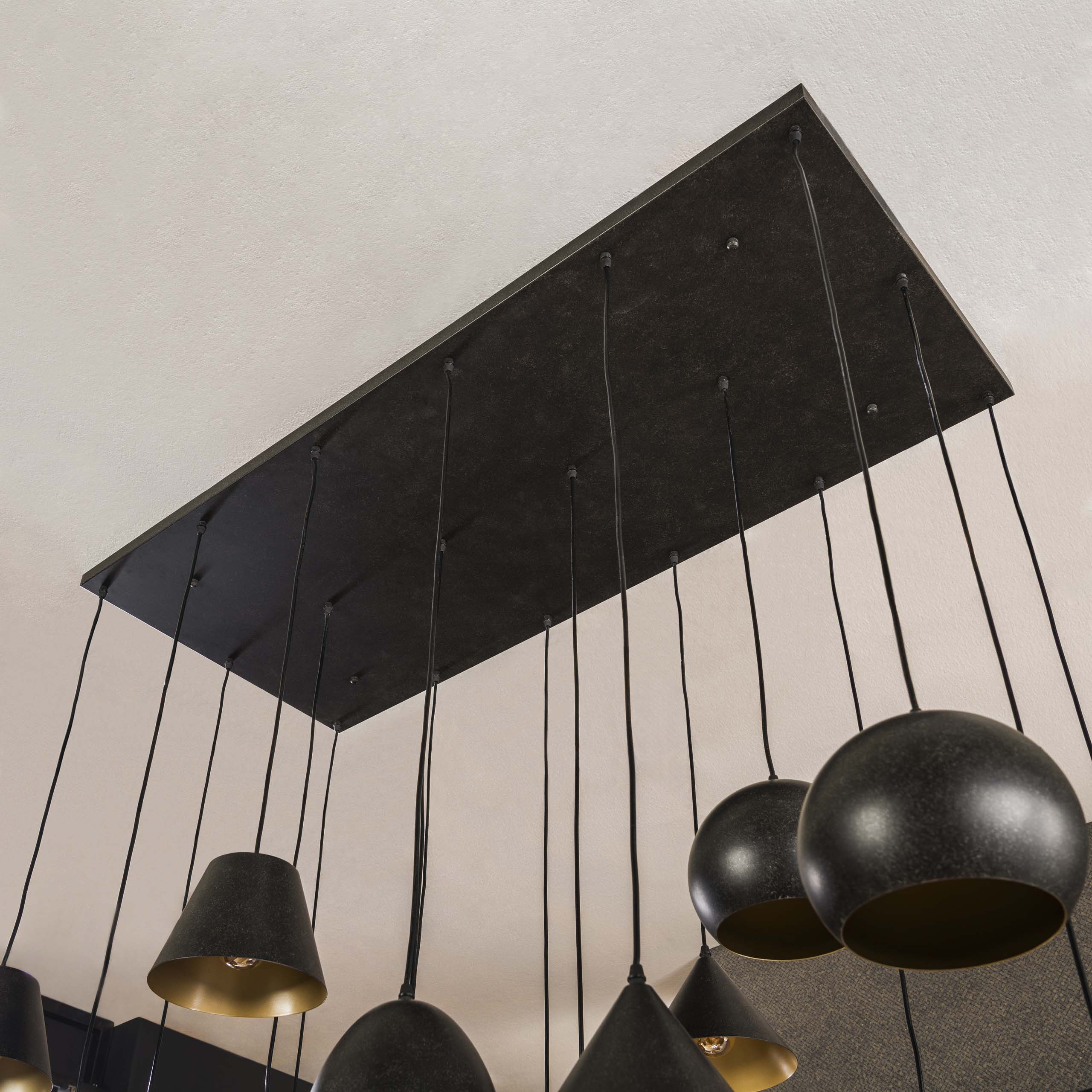 Pendelleuchte "Fionella“ – 18 runde und konische Lampenschirme aus Metall in schwarzem Finish