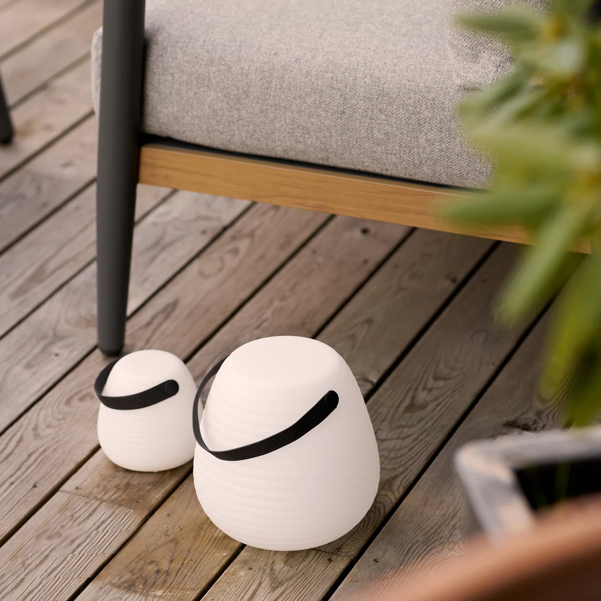 Záhradná vonkajšia lampa Eldora - s upevňovacím pásikom a farebnou LED