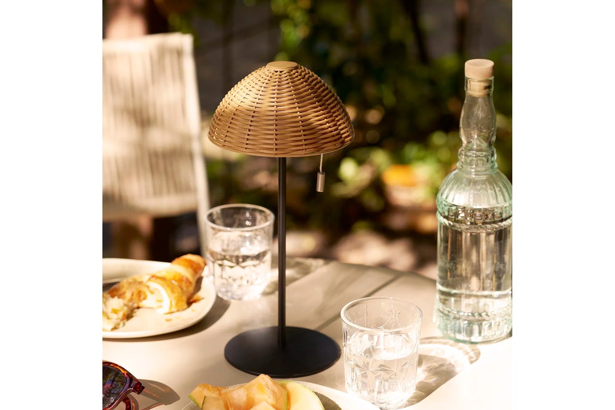 Záhradná stolová lampa „Kaldien“ – odolná voči poveternostným vplyvom na balkón a do vonkajších priestorov
