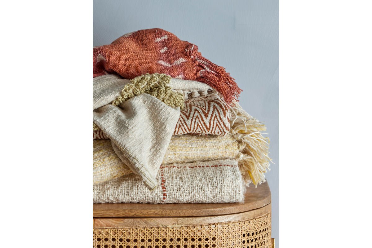 Prehoz Marona – batikový vzor v teplej hnedej