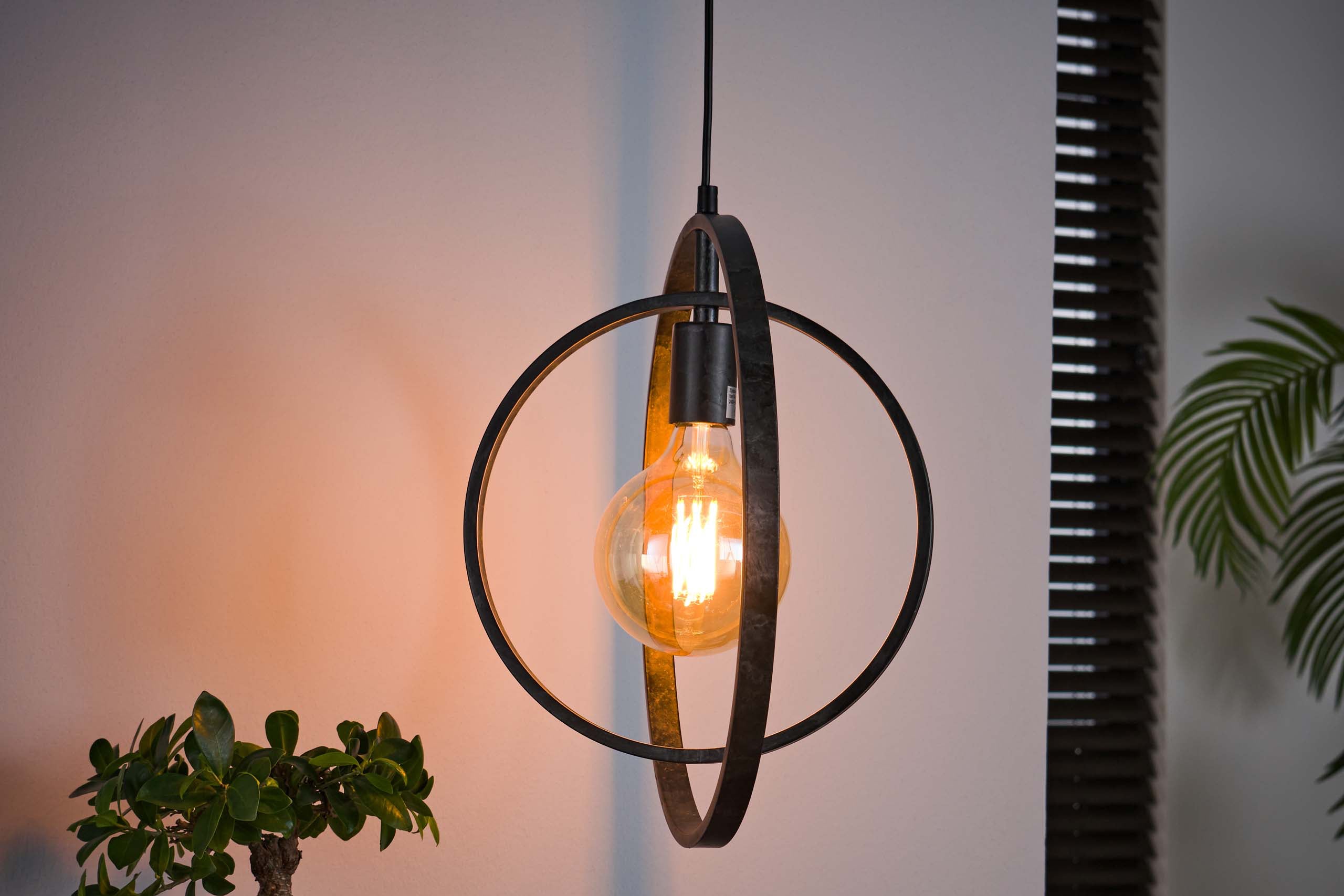 Závesné svietidlo Orbitra – otočný kruhový dizajn v antracite