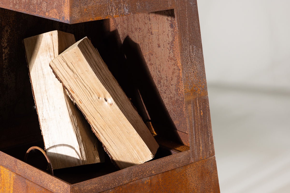 Ohnisková misa Elias - štvorcový krb v hrdzavej Oranžovej