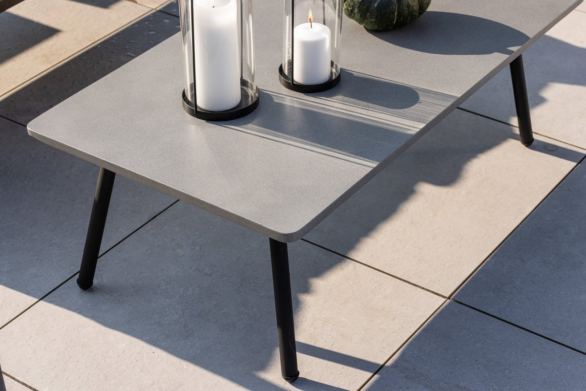 Záhradná lounge súprava Isadora – 4-dielna s stolom v betónovom vzhľade a odolná voči poveternostným vplyvom