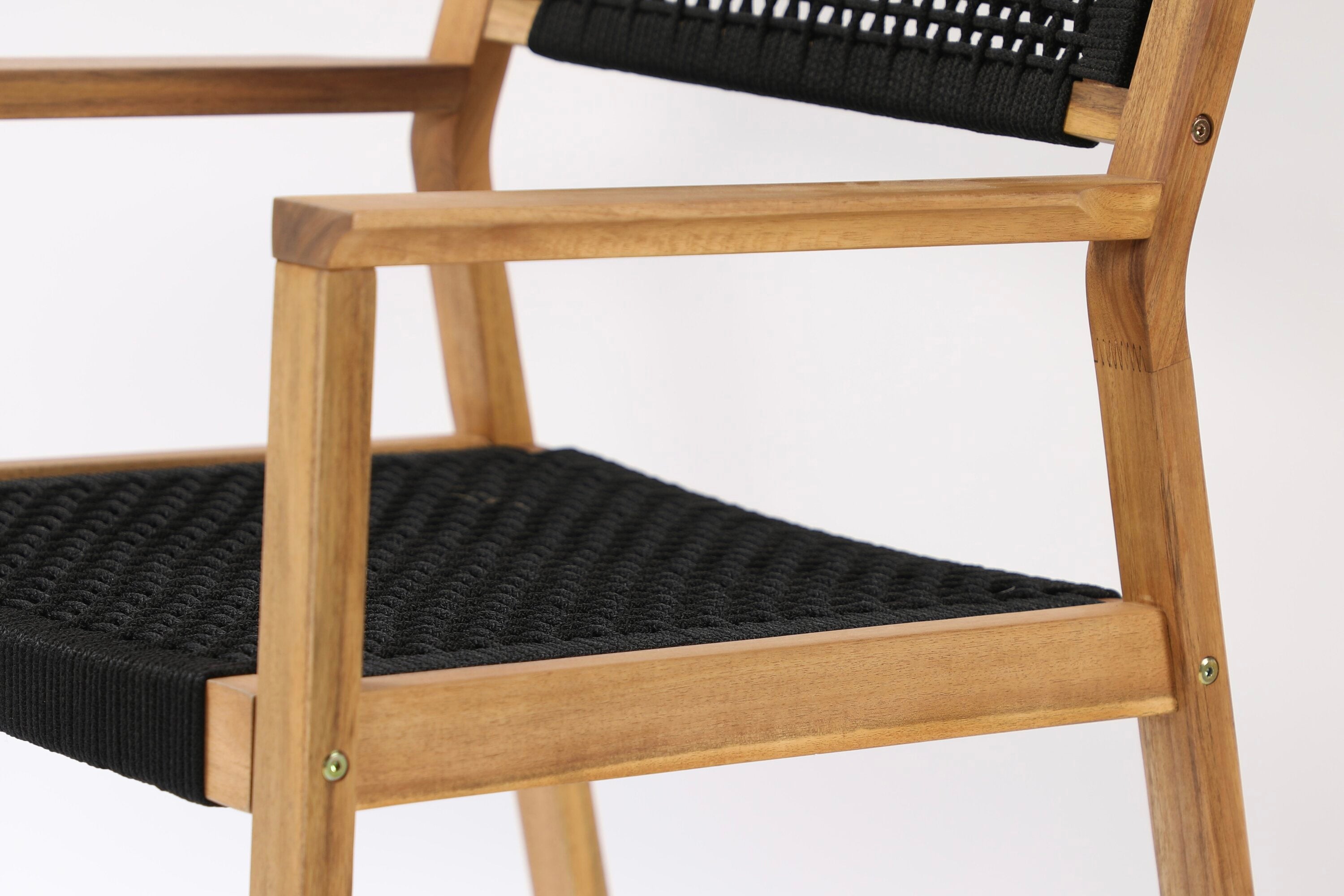 Sada 2 záhradných stoličiek Mana - z akáciového dreva s čiernym sedadlom a operadlom