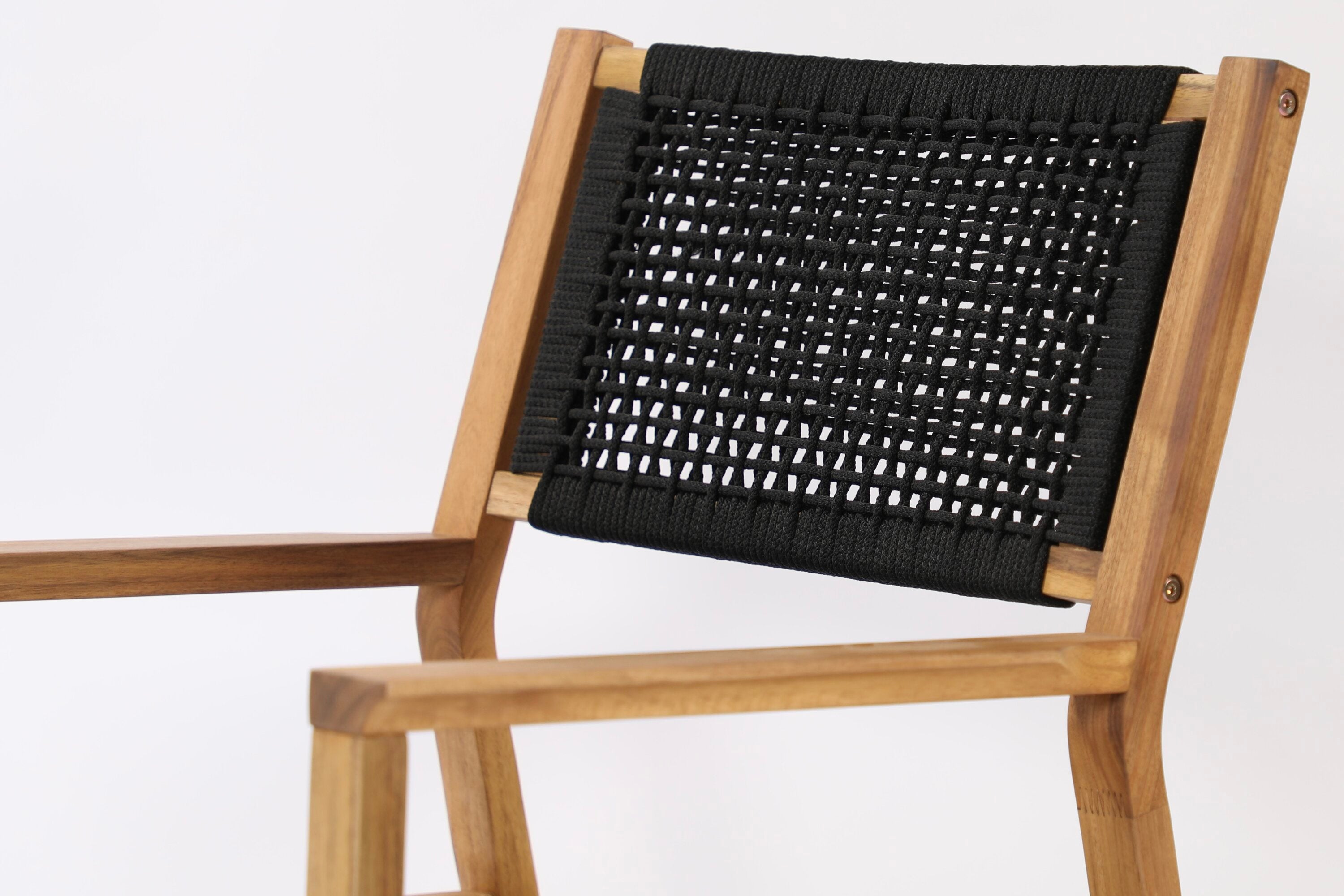 Sada 2 záhradných stoličiek Mana - z akáciového dreva s čiernym sedadlom a operadlom