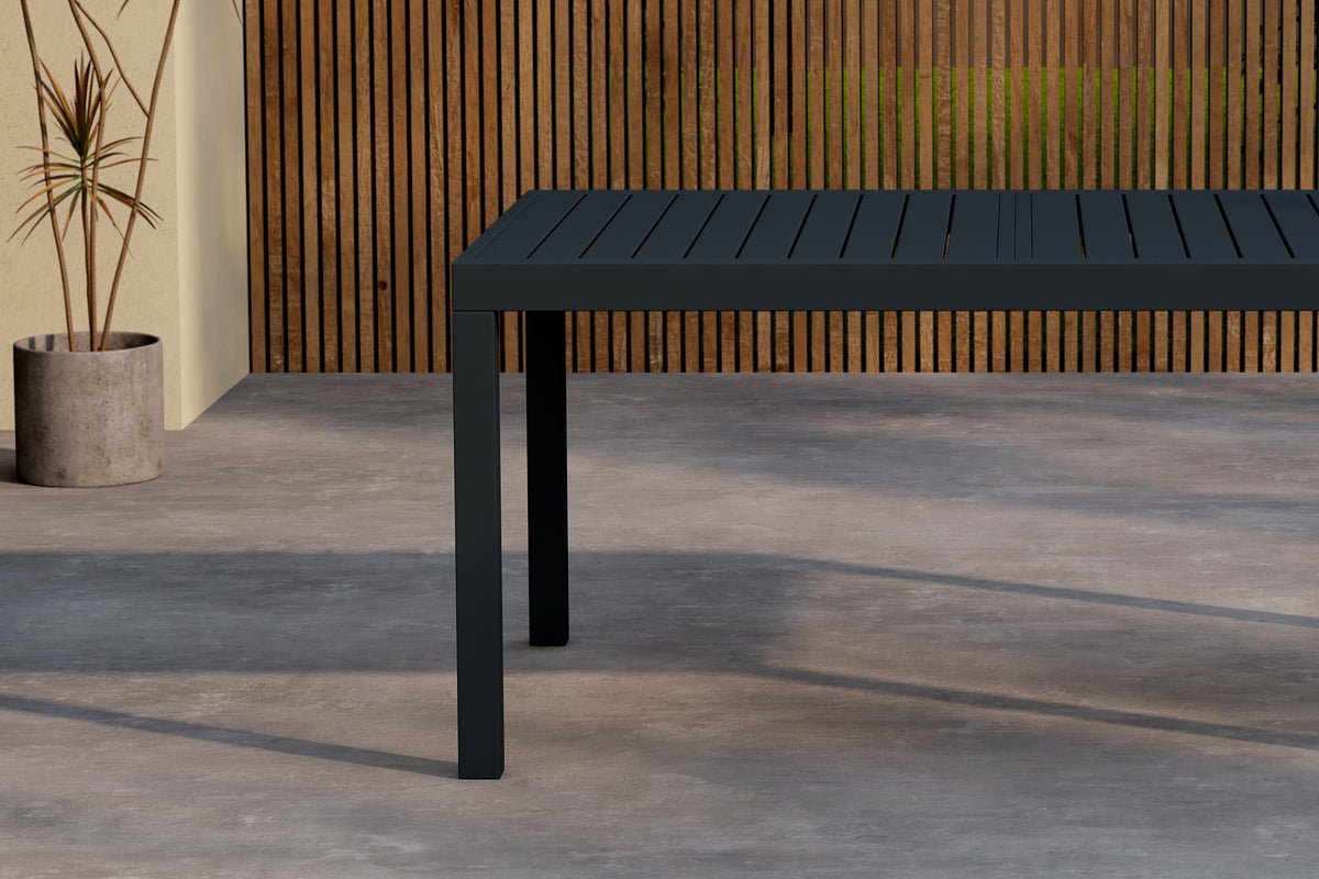 Garten Esstisch Liora - Ausziehbar von 160 auf 240 cm in Beige oder Schwarz