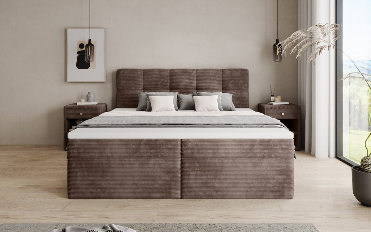 Boxspringová posteľ Cozy II v poťahu z látky Mančester s úložným priestorom