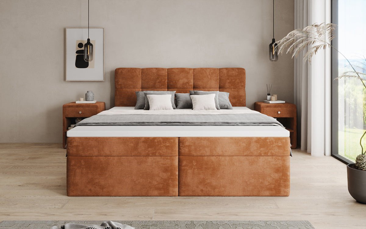 Boxspringová posteľ Cozy II v poťahu z látky Mančester s úložným priestorom