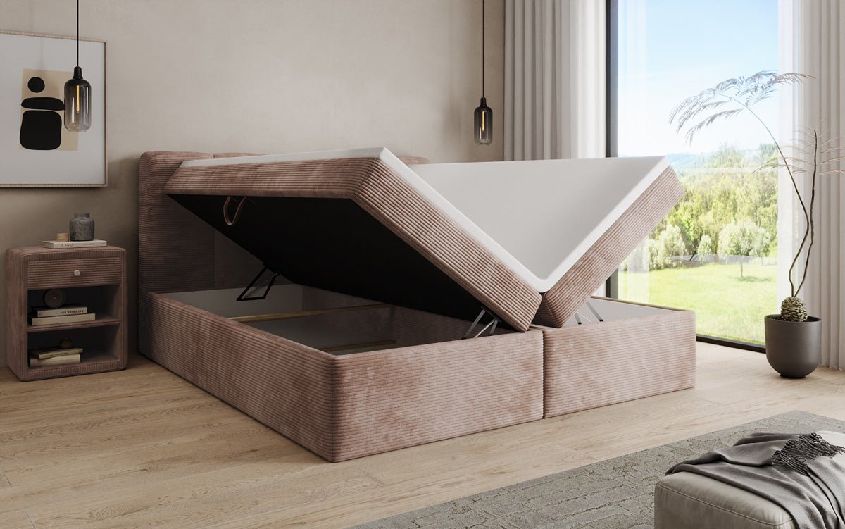 Boxspringová posteľ Cozy II v poťahu z látky Mančester s úložným priestorom