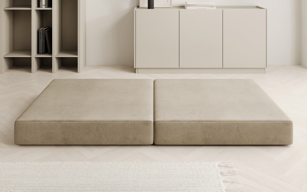 Pomocná stolička Lazy v zamatovom prevedení