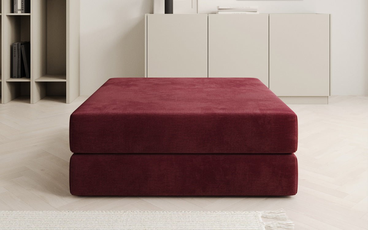 Pomocná stolička Lazy v zamatovom prevedení