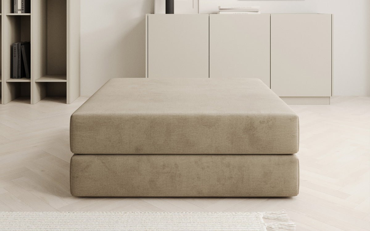 Pomocná stolička Lazy v zamatovom prevedení