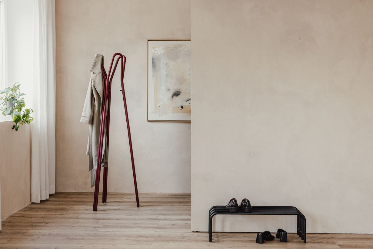 Garderoba Charles – minimalistický stojan na chodbu z ocele