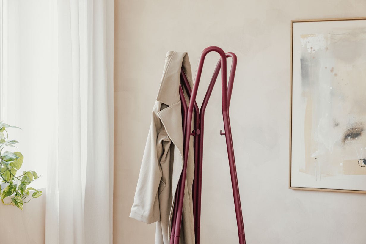 Garderoba Charles – minimalistický stojan na chodbu z ocele