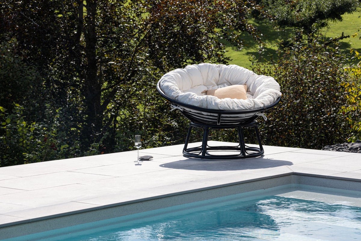 Garten-Loungesessel Bob - aus schwarzem Rattan inklusive Kissen