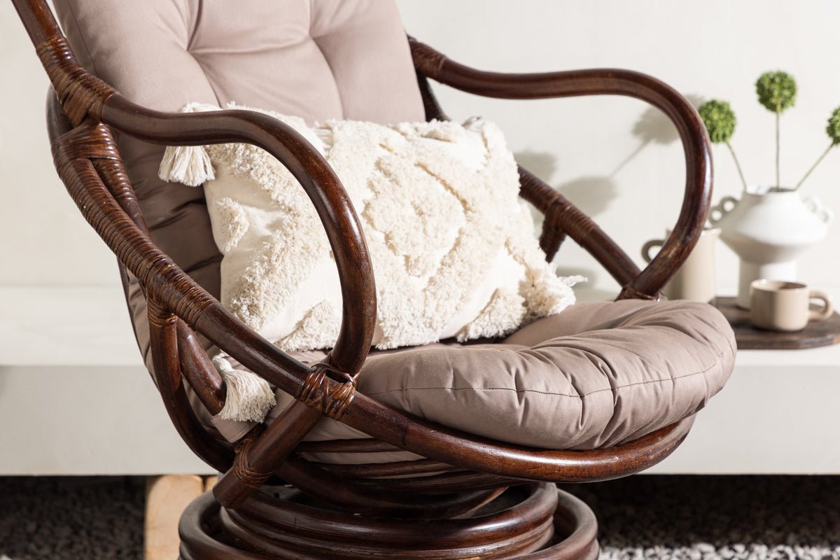 Záhradné leňošné kreslo Finn - z ratanu v tmavom orechovom odtieni