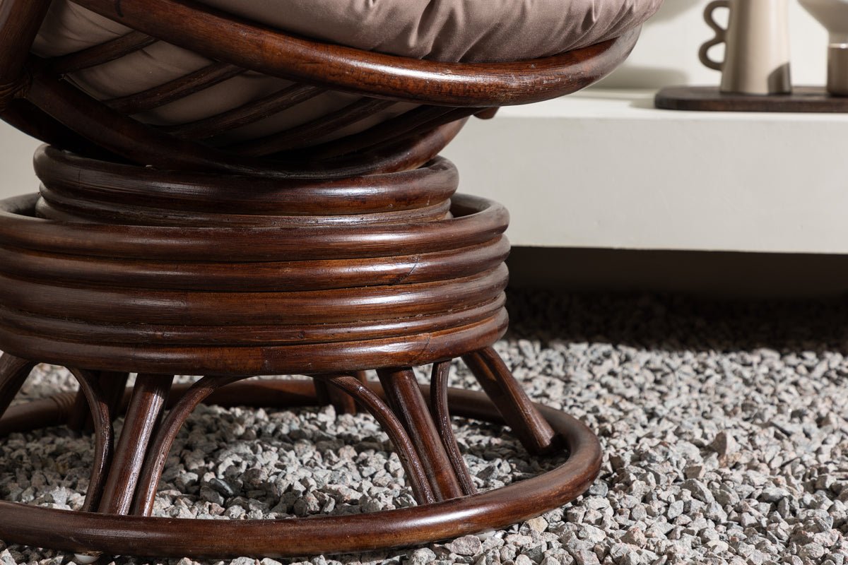 Záhradné leňošné kreslo Finn - z ratanu v tmavom orechovom odtieni