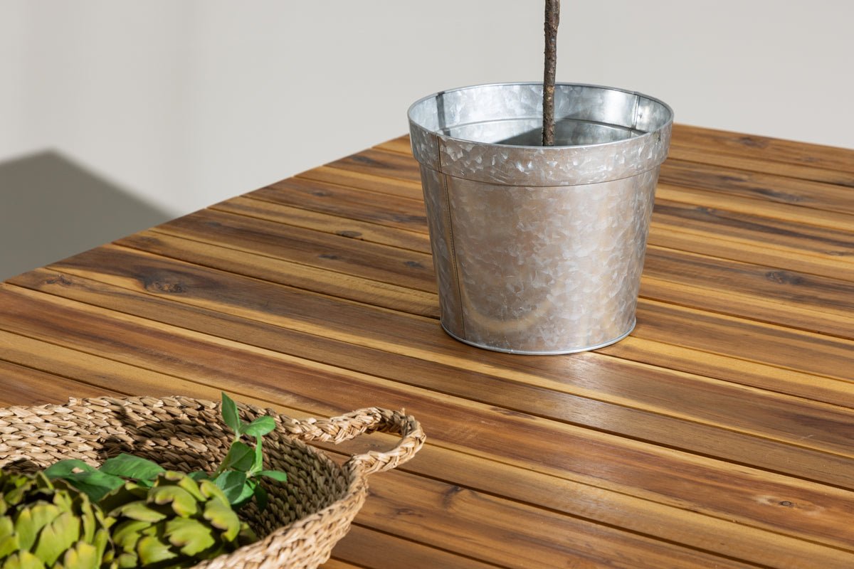 Gartentisch Nyota - Rechteckiger Esstisch mit Akazienholzplatte auf Stahlgestell