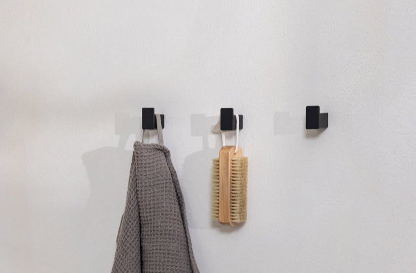Vešiak/vešiaky na oblečenie Palo – minimalistické nástenné háčiky v sade po 3 alebo 6 kusoch