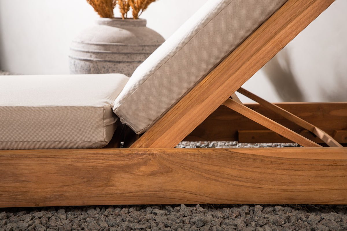 Sonnenliege Nara - aus Teakholz mit klappbarer Rückenlehne