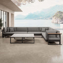Vayla – Wohnlandschaft mit Doppeltisch & Ecksofa aus schwarzem Aluminium | Aevora™ Kollektion