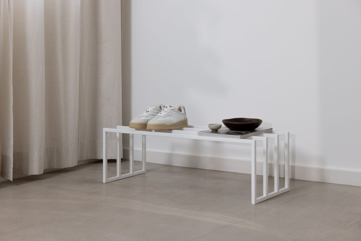 Schuhregal Bovi – Industrial Design in Schwarz, Cashew oder Weiß