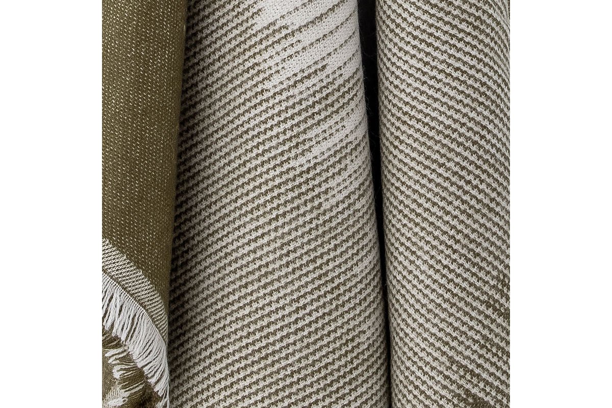 Prehoz na posteľ Elvane – Tkaný dizajn v Zelená a Bielá