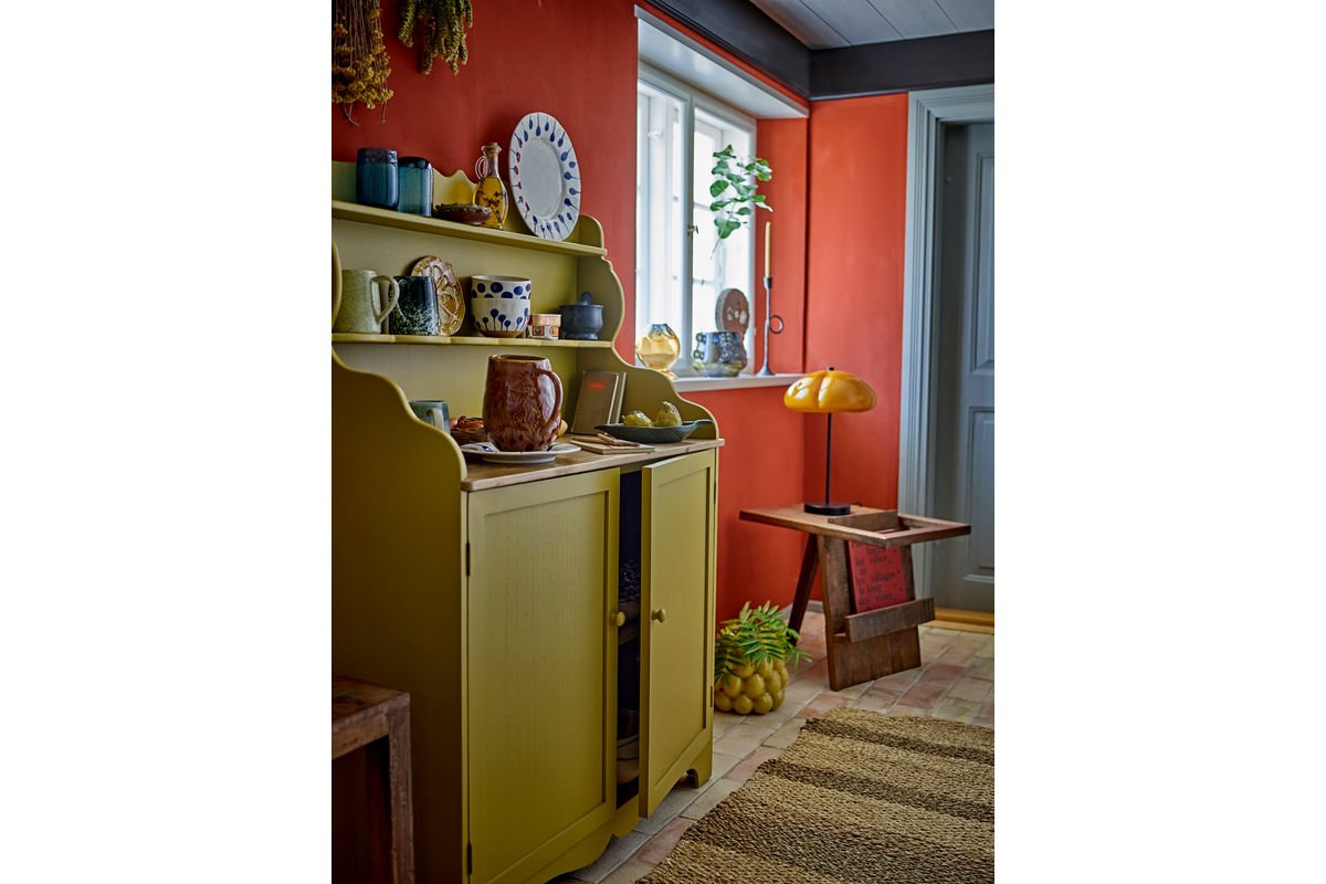 Tischlampe Solaro – Gebogener Glasschirm in warmem Gelb