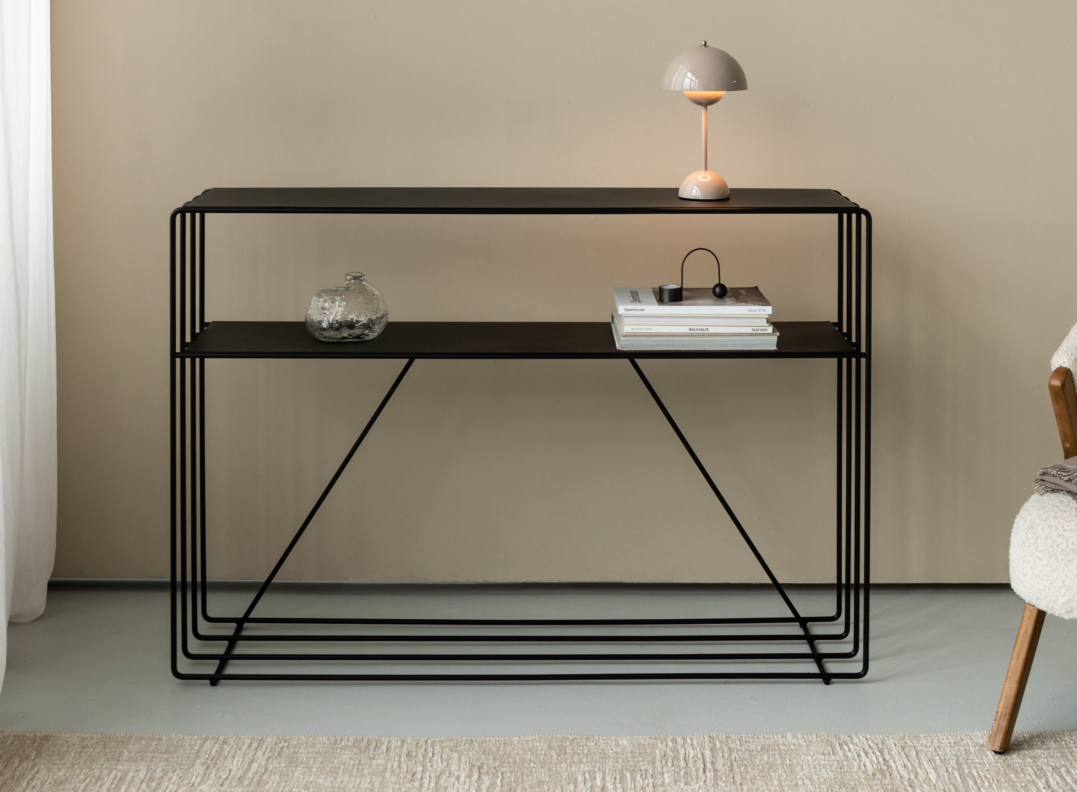 Komoda Ria – kovový dizajn s dvoma policami