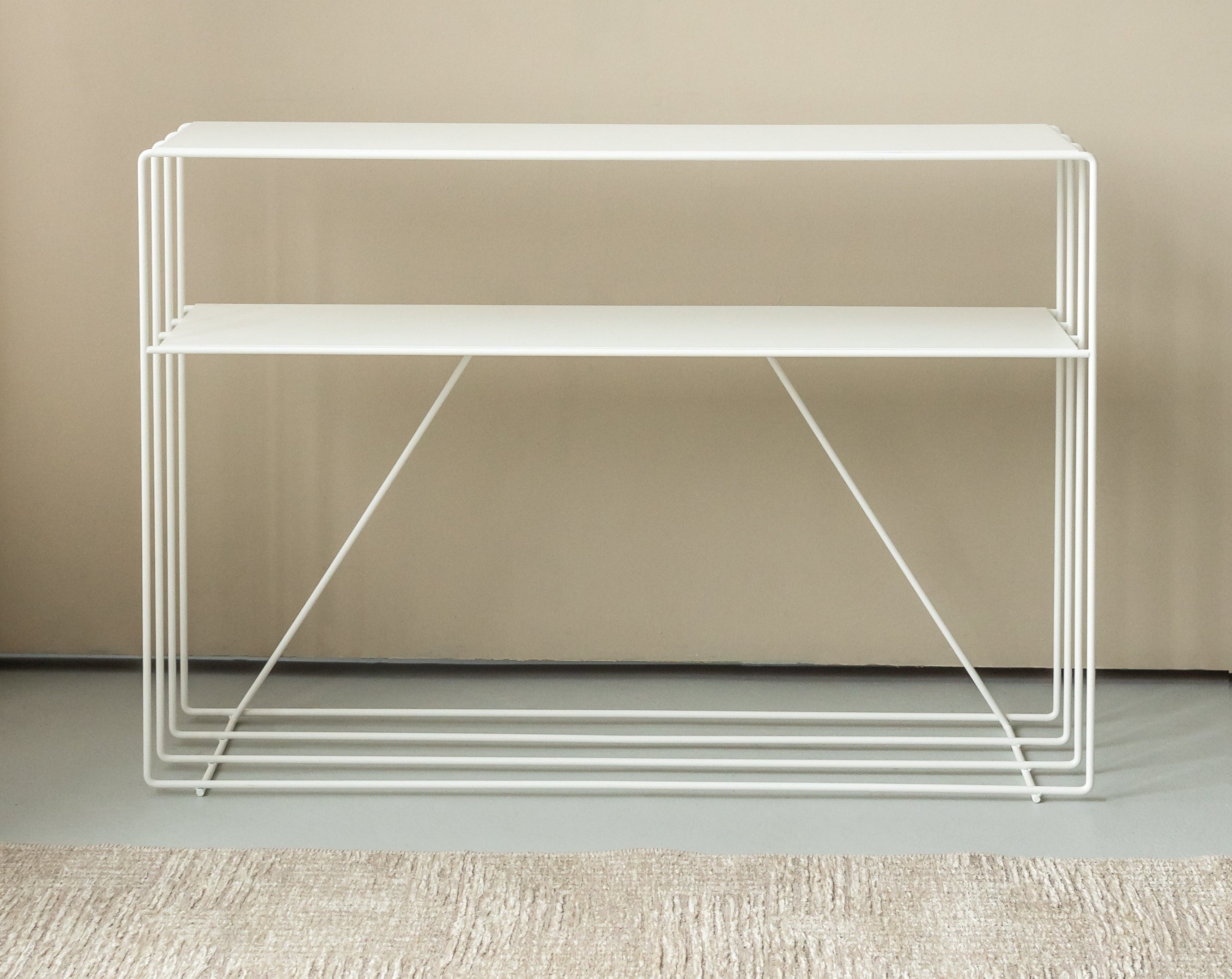 Komoda Ria – kovový dizajn s dvoma policami