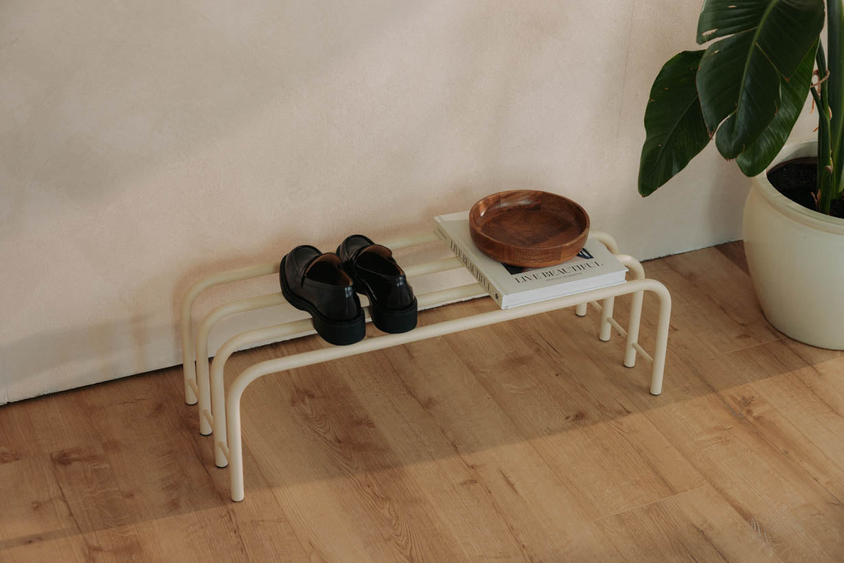 Schuhregal Camo – Edelstahl Design in Schwarz, Cashew oder Weiß